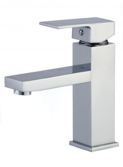 Ratel Single Handle Bathroom faucet  4 3/4" x 7" Chrome